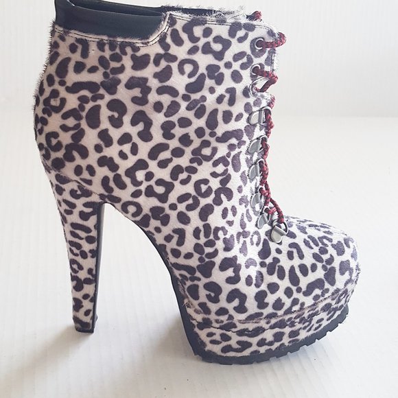 XHILARATION Sz 10 Faux Fur Platform High Heel Boot - Picture 3 of 7